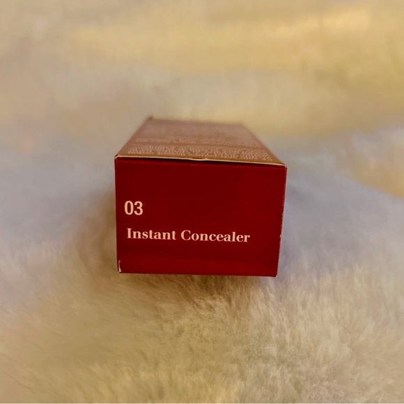 Clarins Paris Instant Concealer in Rich Red Packaging - Picture 3 of 3